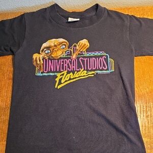 Vintage 90'S E.T Universal Studios Black and Yellow Short Sleeve Tee
